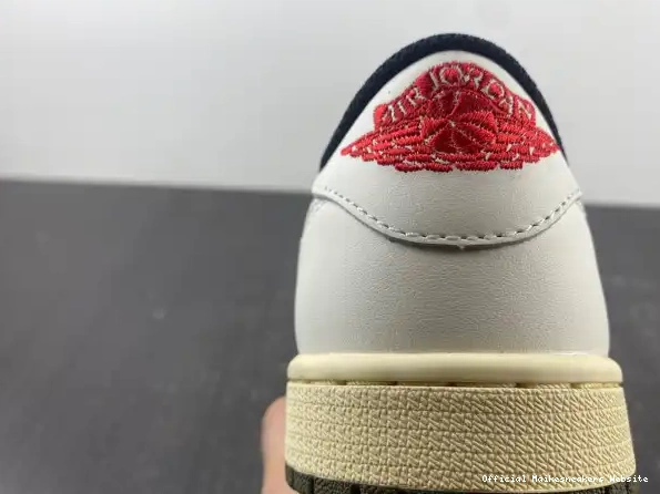Official Maikesneakers Travis DZ4137-106 1 x Scott Olive OG WMNS Jordan Low Air 0324
